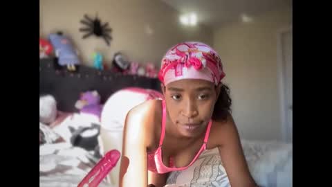 Snapshot of cum2charmxx chatting on October 2025 04:22:01 PM cum2charmxx online show from October 2025 04:22:01 PM