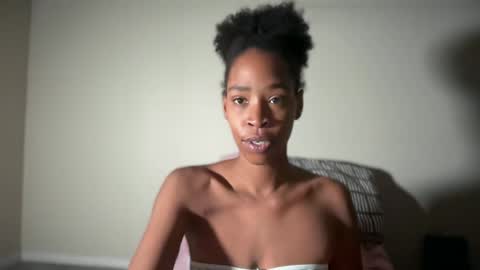 cum2charmxx online show from August 2026 12:21:01 PM