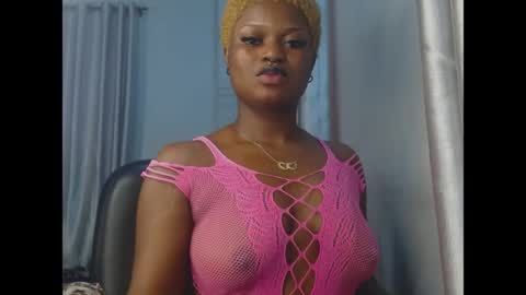 Snapshot of cum_ebony_petitxx chatting on June 2026 06:39:01 AM cath online show from June 2026 06:39:01 AM