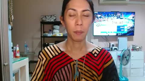 Snapshot of cummleahcumm chatting on October 2025 11:40:01 AM Leah Vergara online show from October 2025 11:40:01 AM