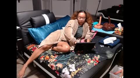 Nia Reese online show from April 2026 02:49:02 AM