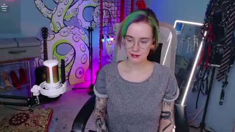 CUMpotikEve online show from April 2026 02:40:02 AM