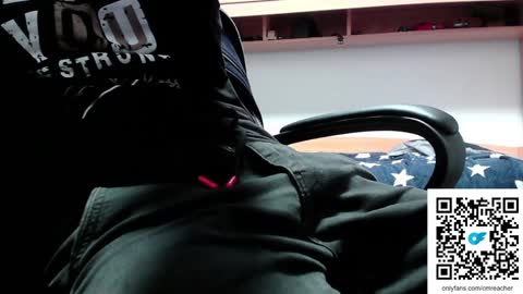 Snapshot of cumreacher701430 chatting on December 2024 07:54:01 PM Reacher online show from December 2024 07:54:01 PM