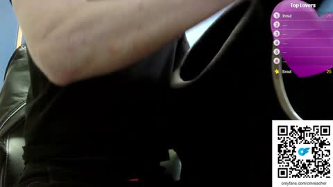 Snapshot of cumreacher701430 chatting on December 2024 08:44:02 AM Reacher online show from December 2024 08:44:02 AM