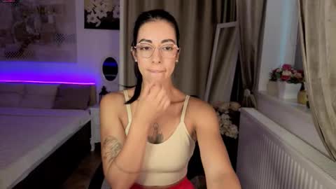 Snapshot of cupcake_comet chatting on September 2025 08:03:01 AM Evelyn Voss online show from September 2025 08:03:01 AM
