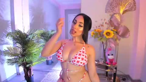 cupcake_izzy online show from June 2026 07:56:01 PM