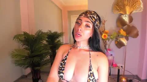 cupcake_izzy online show from July 2026 03:23:01 AM