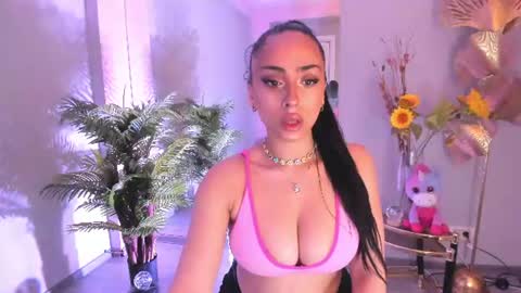 cupcake_izzy online show from July 2026 05:17:02 PM