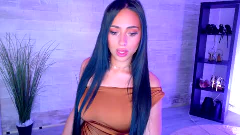 cupcake_izzy online show from August 2026 07:50:02 PM