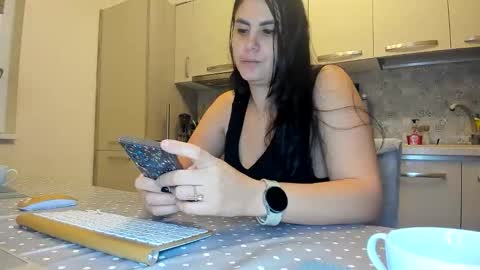 Snapshot of cuplu29 chatting on October 2025 11:27:02 PM maria alex online show from October 2025 11:27:02 PM