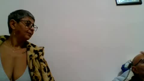 couple online show from December 2024 05:44:01 PM