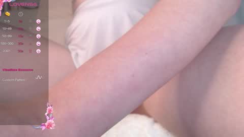 Snapshot of cuponette chatting on October 2025 11:40:01 AM Jessy online show from October 2025 11:40:01 AM