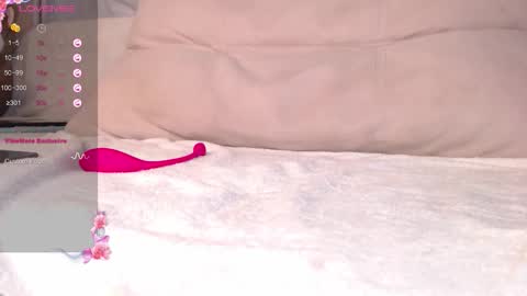 Snapshot of cuponette chatting on October 2025 08:43:02 PM Jessy online show from October 2025 08:43:02 PM