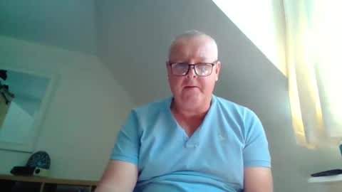 curiousax77 online show from April 2026 12:11:02 PM