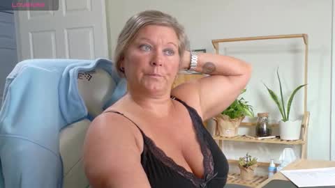 Snapshot of curiouscouple3143 chatting on February 2026 06:34:02 PM curious couple online show from February 2026 06:34:02 PM