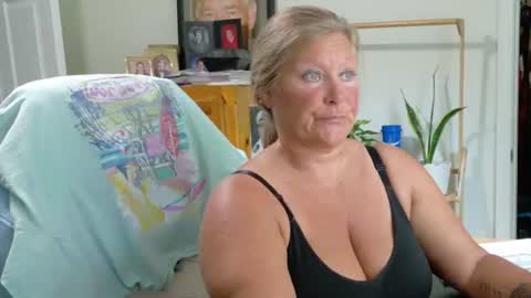 Snapshot of curiouscouple3143 chatting on July 2026 05:17:02 PM curious couple online show from July 2026 05:17:02 PM