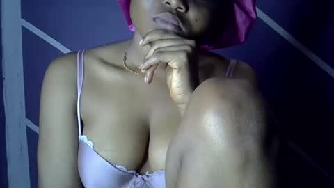 Snapshot of curly_b chatting on October 2025 06:19:01 AM curly b online show from October 2025 06:19:01 AM