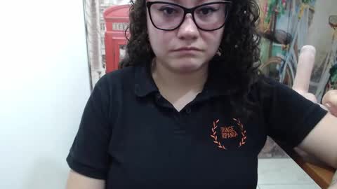 Snapshot of curly_greeneyed chatting on October 2025 07:15:02 PM Vannesa online show from October 2025 07:15:02 PM