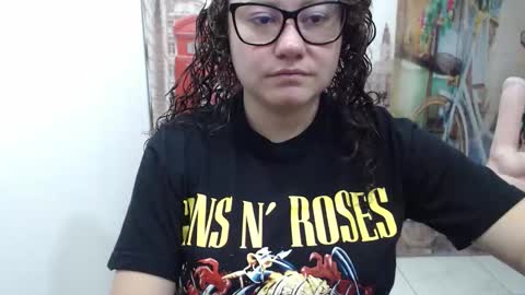 Snapshot of curly_greeneyed chatting on November 2025 08:35:02 PM Vannesa online show from November 2025 08:35:02 PM