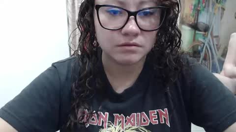 Snapshot of curly_greeneyed chatting on December 2025 08:58:02 PM Vannesa online show from December 2025 08:58:02 PM