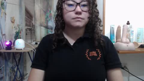 Vannesa online show from April 2026 02:33:02 AM