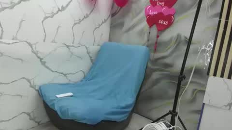 Snapshot of curly_hair_69 chatting on February 2026 04:05:02 PM curly_hair_69 online show from February 2026 04:05:02 PM