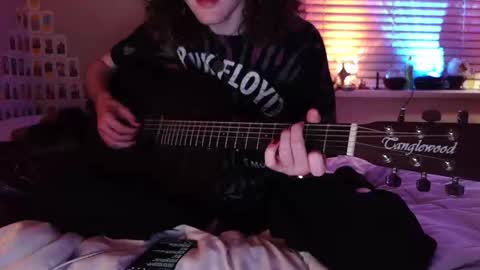 Snapshot of curlydelicious chatting on March 2026 07:25:02 AM curly fries online show from March 2026 07:25:02 AM