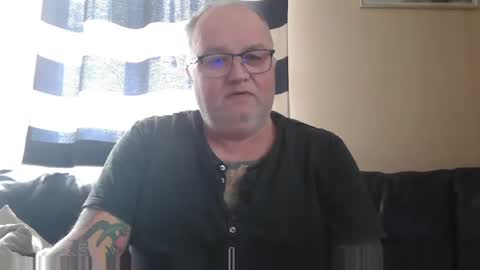 Snapshot of curtus14 chatting on February 2025 09:00:02 AM curtus14 online show from February 2025 09:00:02 AM