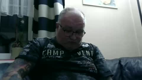 curtus14 online show from December 2025 09:30:01 PM
