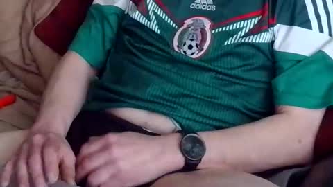 curvelover1977 online show from March 2026 02:33:01 PM