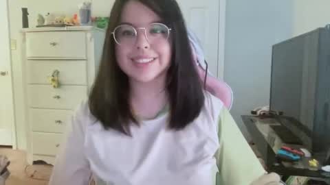 Snapshot of curviiemm30 chatting on January 2026 07:48:02 PM Emmie online show from January 2026 07:48:02 PM