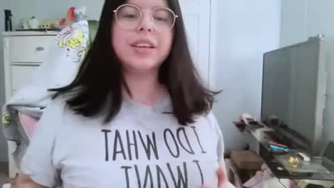 Snapshot of curviiemm30 chatting on February 2026 04:23:02 PM Emmie online show from February 2026 04:23:02 PM