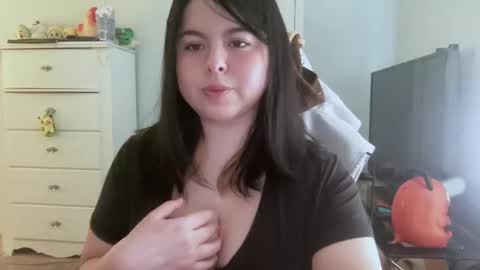 Snapshot of curviiemm30 chatting on February 2026 08:49:02 PM Emmie online show from February 2026 08:49:02 PM