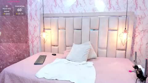 Snapshot of curvy_alyanna chatting on September 2025 11:43:01 AM Alyanna online show from September 2025 11:43:01 AM