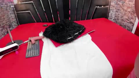 Snapshot of curvy_alyanna chatting on October 2025 01:11:01 PM Alyanna online show from October 2025 01:11:01 PM