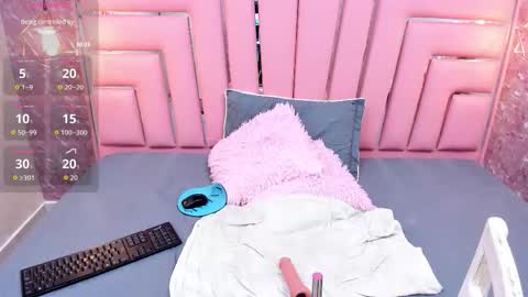 Snapshot of curvy_alyanna chatting on November 2025 12:15:01 PM Alyanna online show from November 2025 12:15:01 PM