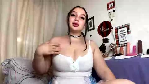 Snapshot of curvybombb chatting on September 2025 11:26:01 AM curvybombb online show from September 2025 11:26:01 AM