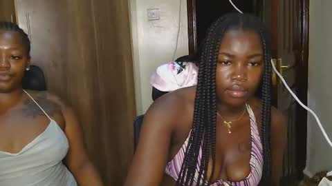 Snapshot of curvyebony1 chatting on March 2025 04:45:02 AM curtis online show from March 2025 04:45:02 AM