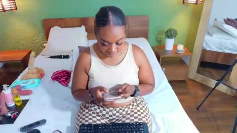 Snapshot of curvyebonyy_ chatting on September 2025 07:59:01 PM Danna online show from September 2025 07:59:01 PM