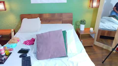 Danna online show from October 2025 07:25:02 PM