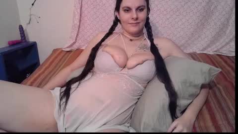Snapshot of curvygamerceline chatting on December 2024 01:56:02 AM Celine Fawe online show from December 2024 01:56:02 AM