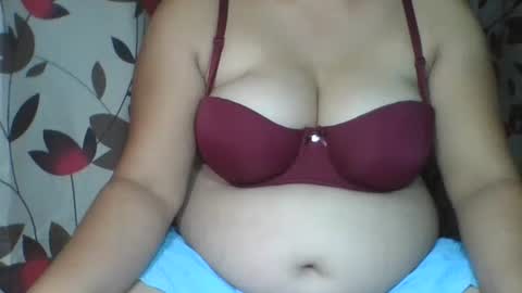 Snapshot of curvyladyxx289 chatting on October 2025 07:27:02 PM curvyladyxx289 online show from October 2025 07:27:02 PM