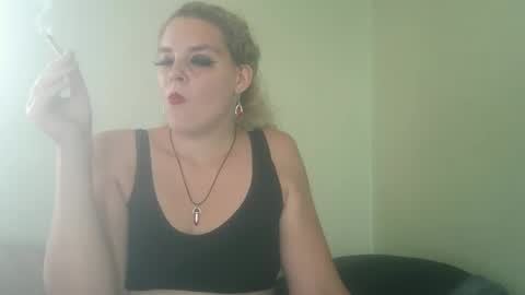 Snapshot of curvymom2025 chatting on September 2025 08:13:01 PM curvymom2025 online show from September 2025 08:13:01 PM