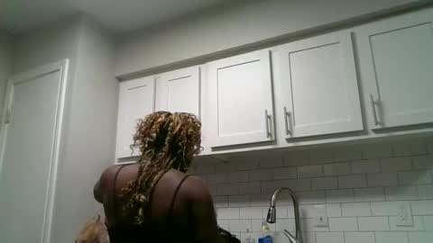 Snapshot of curvyychocolate chatting on January 2025 01:47:02 AM curvyychocolate online show from January 2025 01:47:02 AM