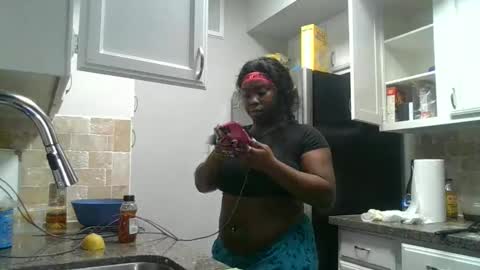 Snapshot of curvyychocolate chatting on February 2025 07:27:02 PM curvyychocolate online show from February 2025 07:27:02 PM