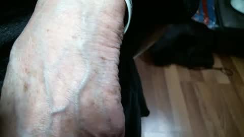 Snapshot of cutandwaxed2 chatting on January 2025 07:04:01 PM BI SMOOTH MATURE  SUB online show from January 2025 07:04:01 PM