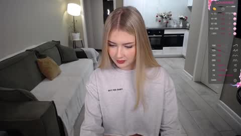 Kira  online show from January 2026 01:27:02 PM