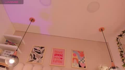 Amber  online show from November 2025 07:34:01 PM