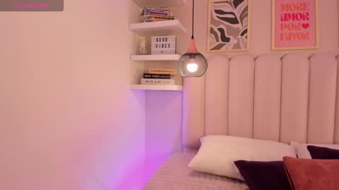 Amber  online show from November 2025 09:14:01 PM