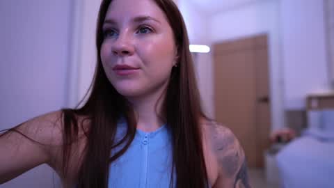 Foxy online show from October 2025 12:27:01 AM